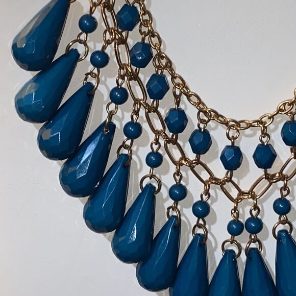 Turquoise Blue Beaded Bib Chunky Statement Necklace - Picture 6 of 7
